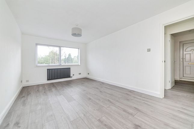 27, Grove Court, Arlesey photo 4