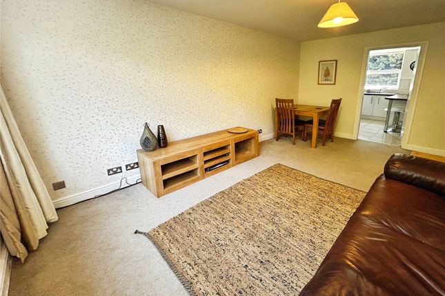 16, Forest Court, Eastern Green photo 2