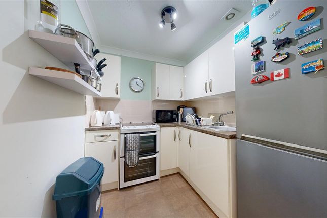 Flat 55, Jenner Court, Stavordale Road, Weymouth photo 4