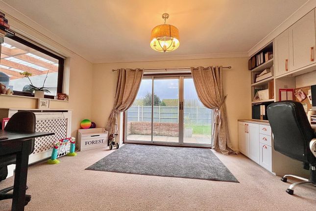9, Glenmore Avenue, Great Yarmouth photo 3