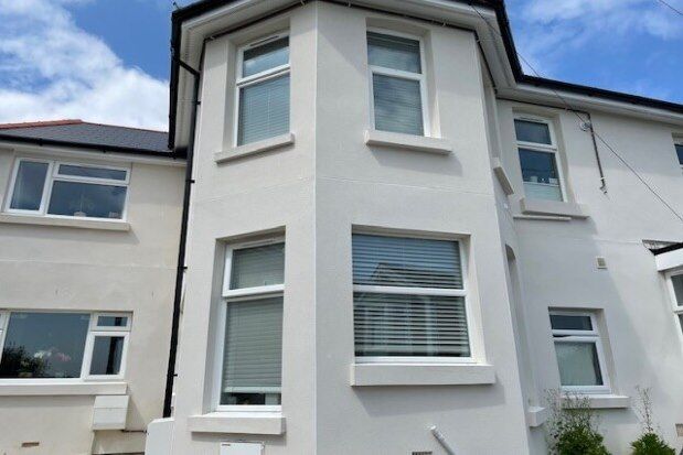 Thumbnail Flat to rent in Weeks Road, Ryde