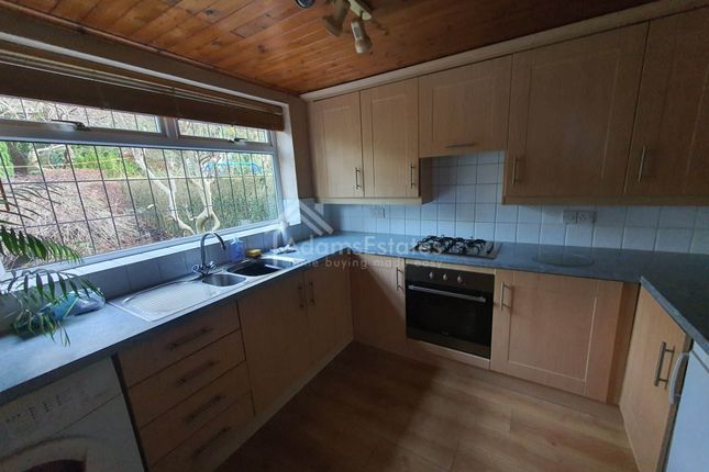 34, Clutton Street, Batley photo 4