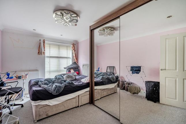 16 CHADWICK ROAD, Langley, Berkshire, Slough photo 3