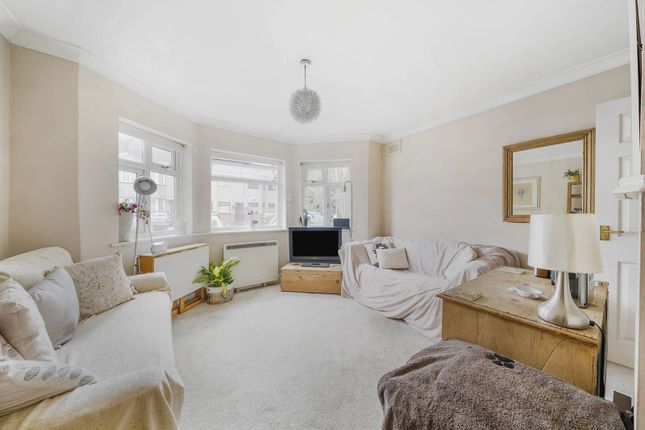 Thumbnail Maisonette for sale in Roslyn Close, Mitcham