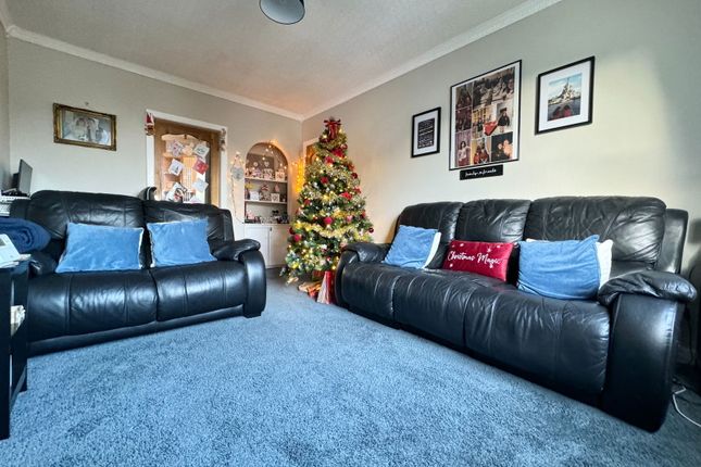 7, Woodside Gardens, Falkirk photo 4