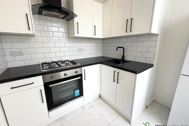 19 Raynham Avenue, London photo 5