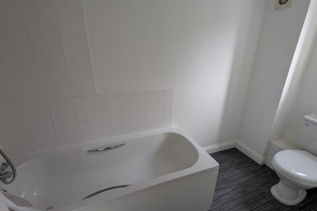 Flat 7 Boston House, 117-119, Folkestone Road, Dover photo 5