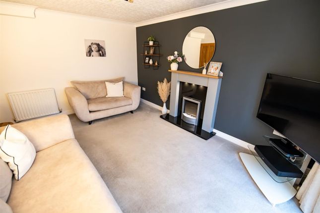 22, Hazelgrove, Workington photo 3