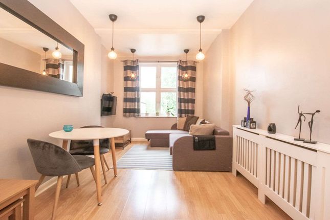 Flat for sale in Peckham High Street, Peckham, London