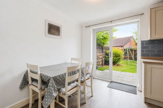 27, Nursery Close, Dunholme, Lincoln photo 4