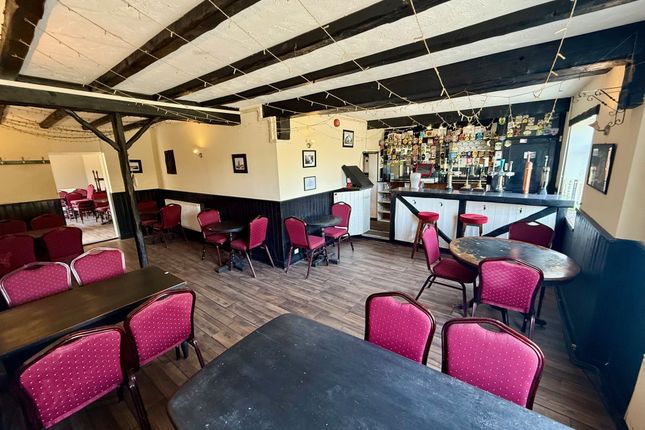 The Lion Public House, Martham Road, Great Yarmouth photo 3