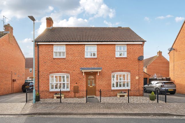 16, Thatcham Road, Tewkesbury photo 2