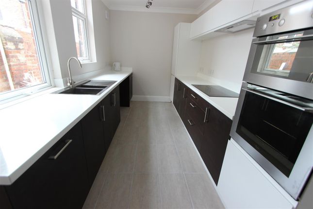2, Henderson Street, Darlington photo 4