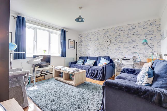 Flat for sale in Leigh Road, Leigh-On-Sea