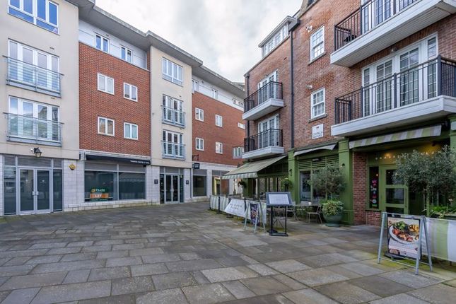 Thumbnail Flat to rent in Church Square, Chichester