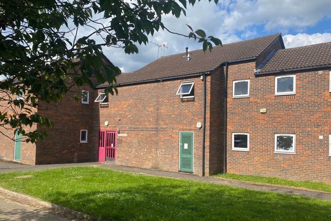 Flat to rent in Drivers Court, Leighton Buzzard