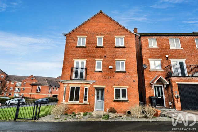 17, Marshall Crescent, Stourbridge photo 2