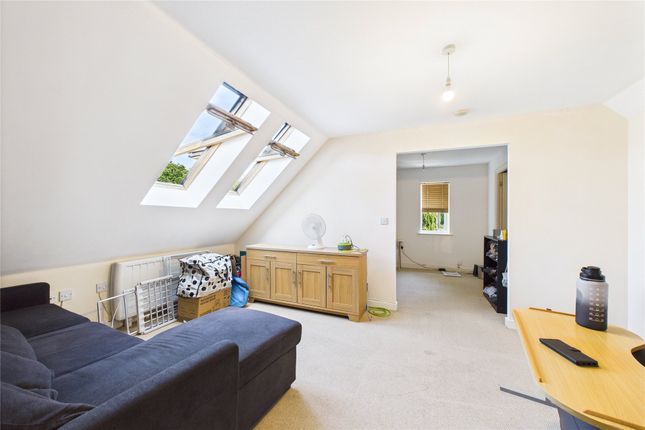 Flat 11,, Haydon Place, Farnborough photo 4
