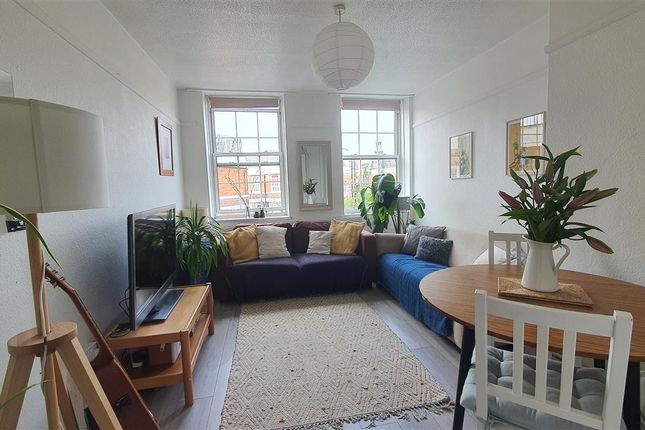 48, Una House, Prince Of Wales Road, London photo 5
