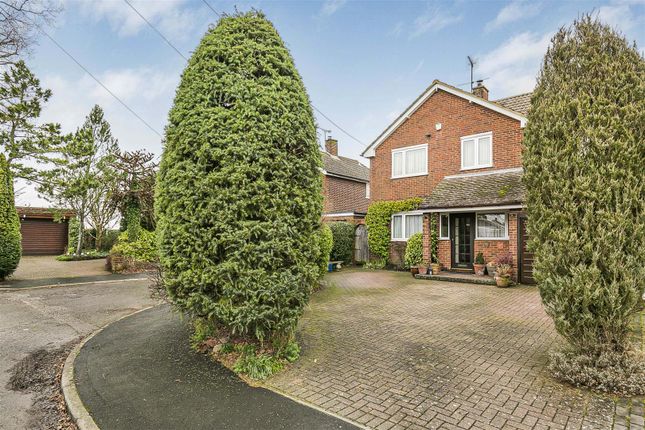 Link-detached house for sale in The Orchard, Tonwell, Nr. Ware