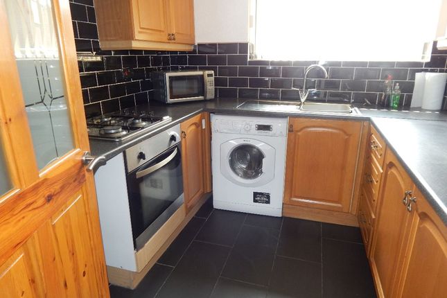 9 Gledhill Terrace, Dewsbury photo 5