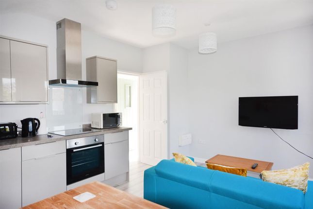 Harlyn, 9A, Tywarnhayle Square, Perranporth photo 4