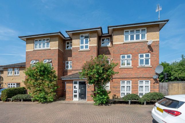 Thumbnail Flat for sale in William Close, Southall
