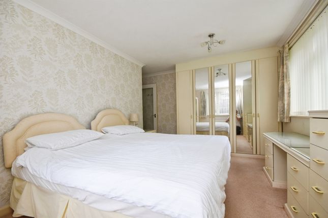 28, Cromwell Avenue, Billericay photo 4