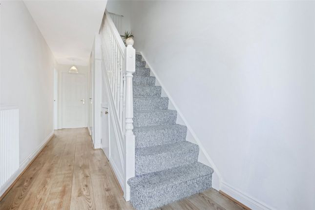 Queens Crescent, West Lothian photo 2