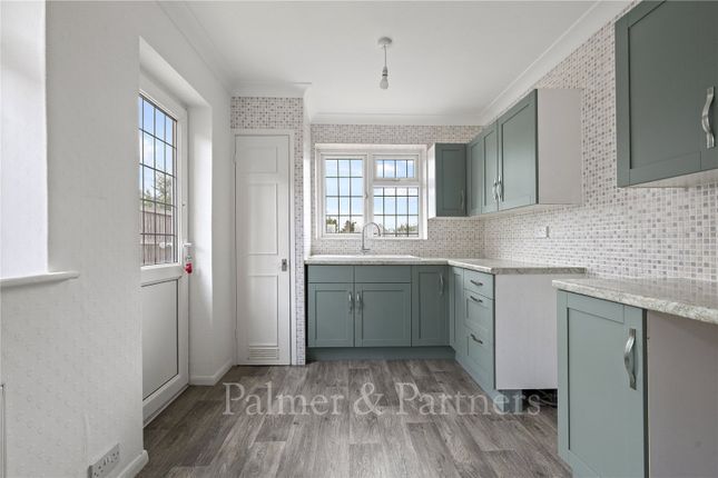 112, Tudor Green, Clacton-on-Sea photo 4