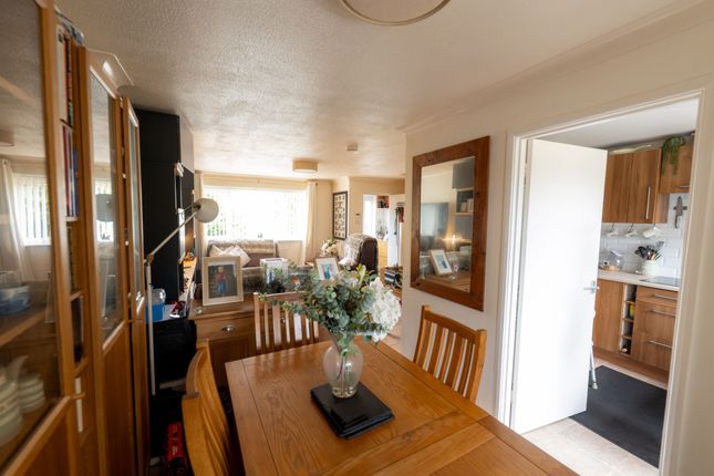 6, Harvey Close, Wittering, PE8 photo 4