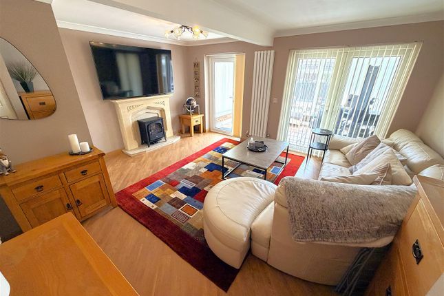 26, The Lawns, Corby photo 3