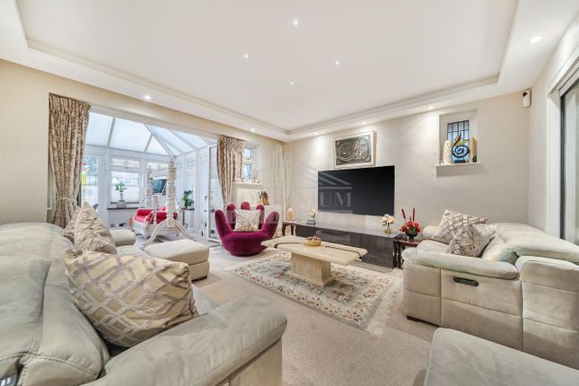 13, Pembroke Place, Edgware photo 3