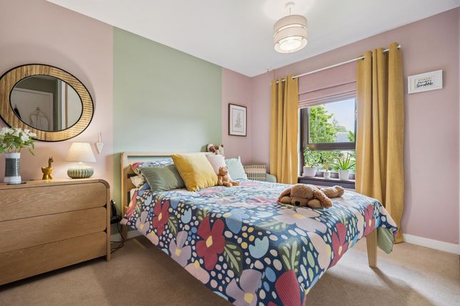 2 Holmehill Court, Dunblane photo 4