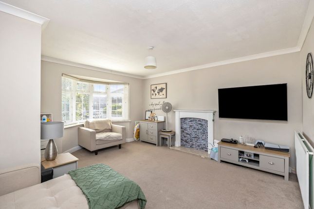 4 Howard Close, Hailsham photo 2