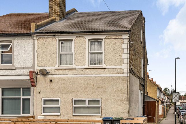 Thumbnail Maisonette for sale in Lakehall Road, Thornton Heath