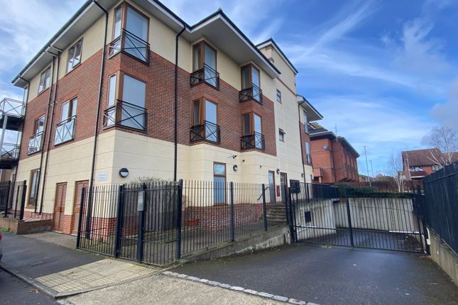 Thumbnail Flat to rent in Parkside House, Hillingdon