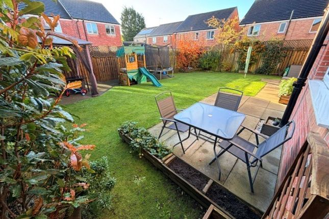 9 Macknight Crescent, Glenrothes photo 3