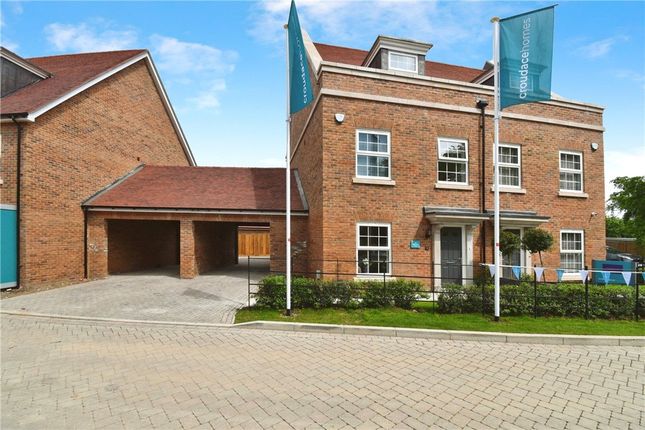 End terrace house for sale in Sequoia Lane, Romsey, Hampshire