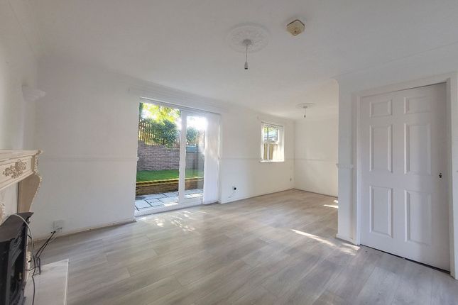 12 Elmwood Grove, Tredegar photo 3