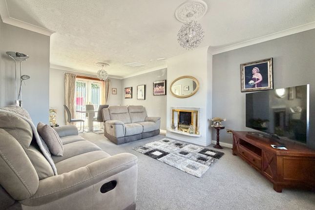 12, Millar Place, Bonnybridge photo 3