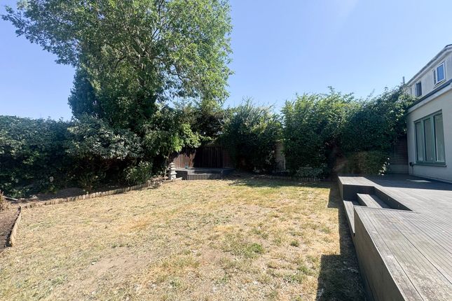 2 Alpha Road, Basildon photo 4
