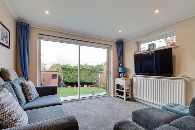 48, Broadstone Road, Hertfordshire photo 4
