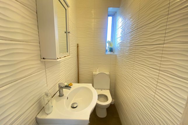 Westbury Avenue, Southall photo 4