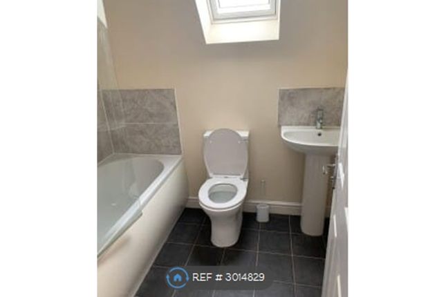 Flat, Queen Adelaide House Windmill Lane, Nottingham photo 3