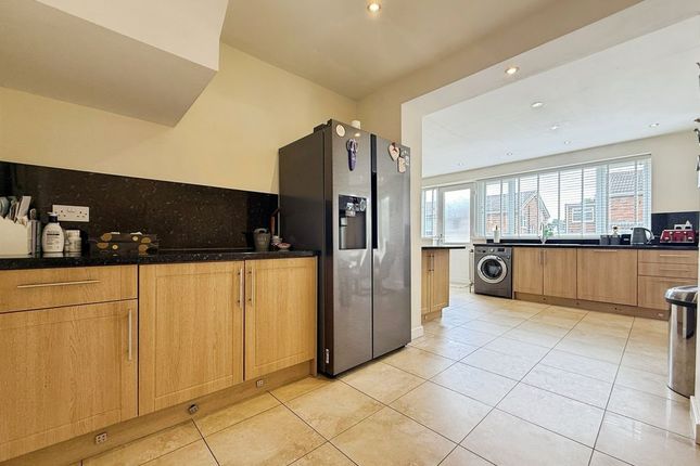 6, Holburn Close, Ryton photo 4