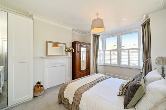 53, Summerlands Avenue, London photo 3