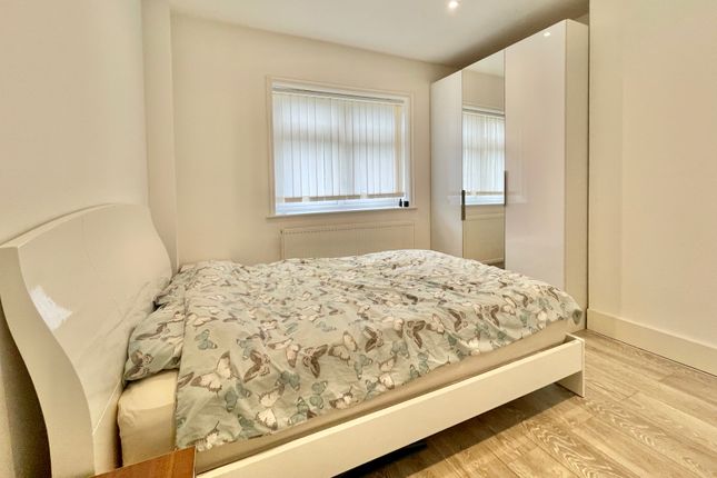 Thumbnail Room to rent in Colin Park, Colindale, London