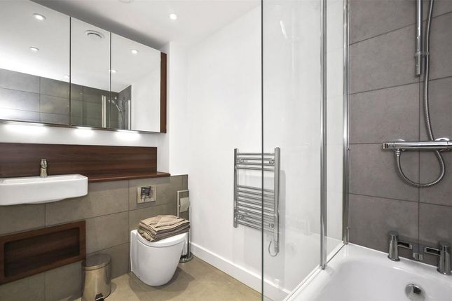 Flat 6, 72, Mortimer Street, London photo 5