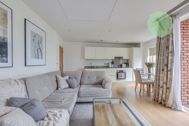 Thumbnail Flat for sale in Cherry Orchard Road, Croydon